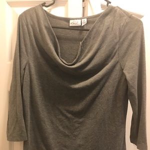 Quarter length sleeve gray shirt